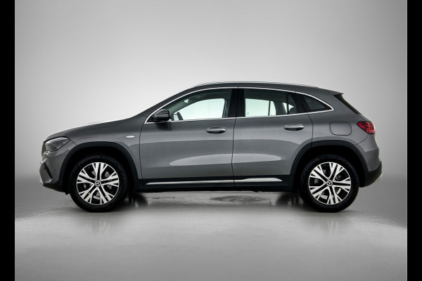 Mercedes-Benz GLA 250 e Plug-In Hybride Trekhaak | Distronic | Sfeerverlichting | Stuur en Stoelverwarming | Ledkoplampen Inclusief 24 maanden MB Certified garantie voor Europa.