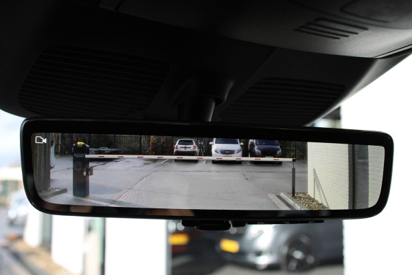 Mercedes-Benz V-Klasse 300d / AMG / Exclusive / DC / 360 Camera / Burmester / Vol Opties / NIEUWSTAAT!!