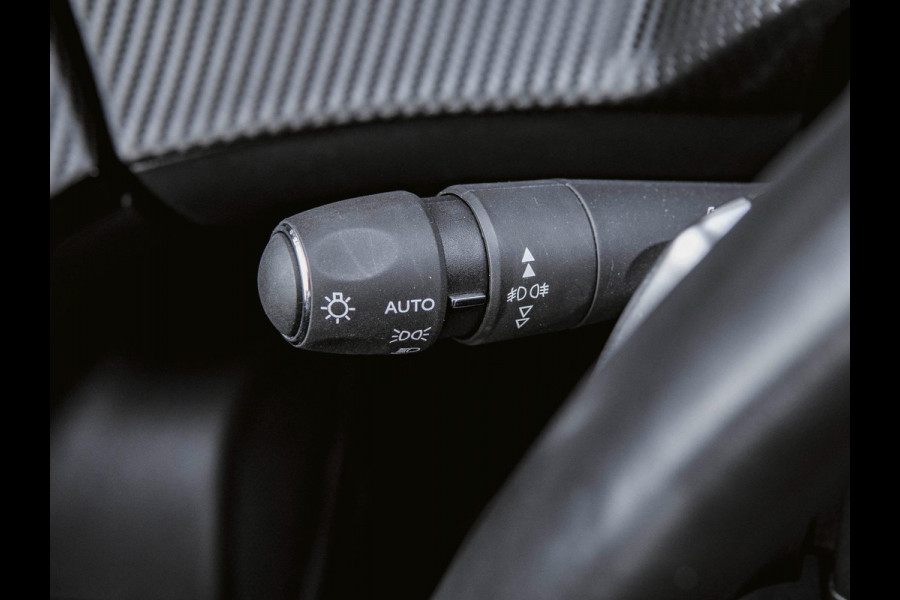 Peugeot 2008 1.2 PureTech GT Camera|Cruise|Navi|Carplay|PDC|Keyless|Half leder