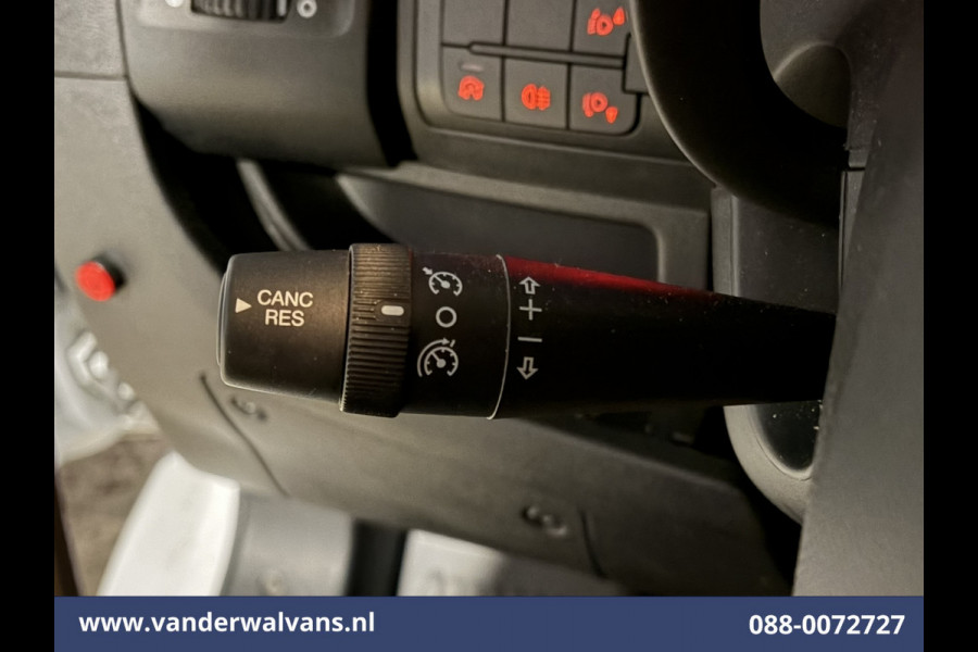 Peugeot Boxer 2.2 BlueHDi 141pk Bakwagen Laadklep Euro6 Airco | Cruisecontrol | 955kg laadvermogen Bijrijdersbank