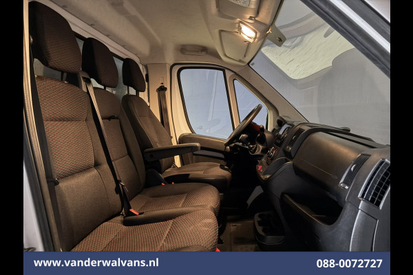 Peugeot Boxer 2.2 BlueHDi 141pk Bakwagen Laadklep Euro6 Airco | Cruisecontrol | 955kg laadvermogen Bijrijdersbank