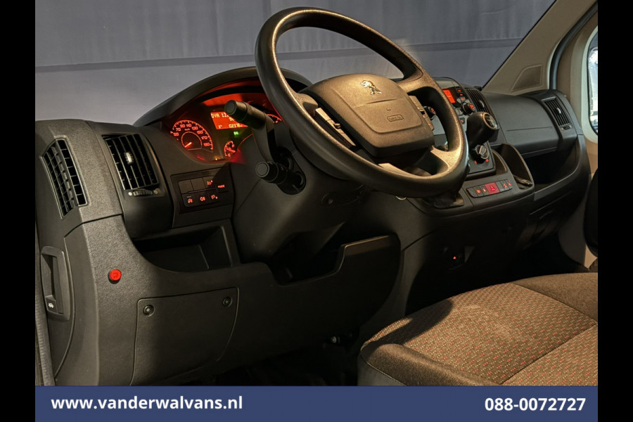 Peugeot Boxer 2.2 BlueHDi 141pk Bakwagen Laadklep Euro6 Airco | Cruisecontrol | 955kg laadvermogen Bijrijdersbank