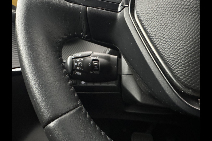 Peugeot e-208 EV Allure Pack 50 kWh (3-Fase-11kW) {SOH-89%} Aut.*HEATPUMP | LEATHER-FABRIC | FULL-LED | DIGI-COCKPIT | BLINDSPOT | CAMERA | AMBIENTLIGHT | NAVI-FULLMAP | LANE-ASSIST | KEYLESS | DAB | PRIVACYGLASS | HEATED-SPORTSEATS | CARPLAY | 16"ALU