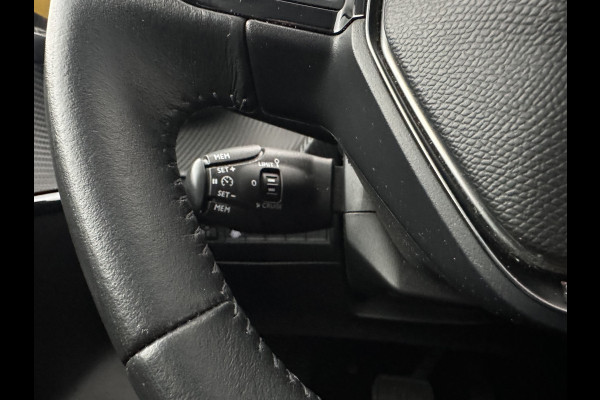 Peugeot e-208 EV Allure Pack 50 kWh (3-Fase-11kW) {SOH-89%} Aut.*HEATPUMP | LEATHER-FABRIC | FULL-LED | DIGI-COCKPIT | BLINDSPOT | CAMERA | AMBIENTLIGHT | NAVI-FULLMAP | LANE-ASSIST | KEYLESS | DAB | PRIVACYGLASS | HEATED-SPORTSEATS | CARPLAY | 16"ALU
