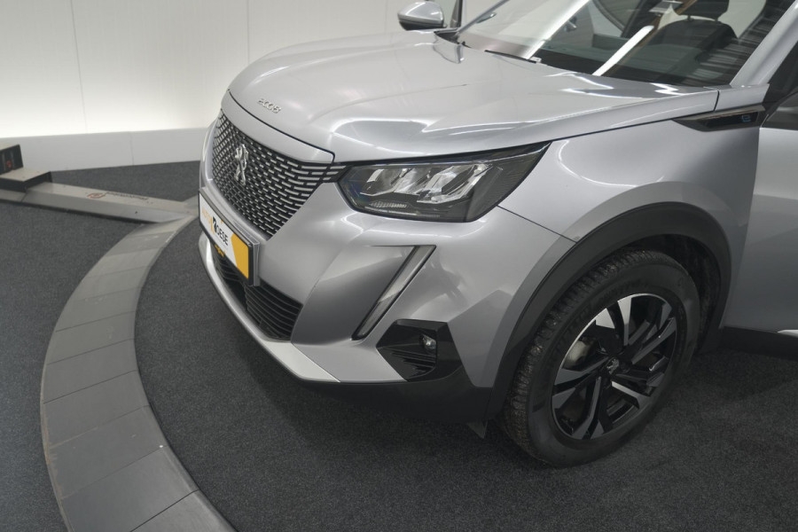 Peugeot e-2008 EV Allure 50 kWh | SOH=96.7 % | 3 Fase Laadfunctie | Camera | Navigatie | Parkeersensoren | Apple Carplay