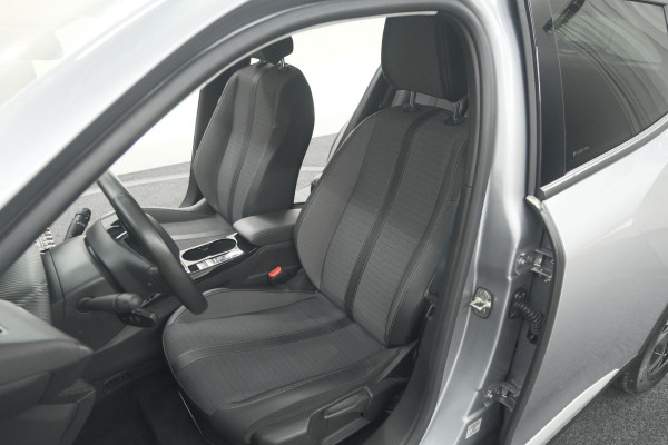 Peugeot e-2008 EV Allure 50 kWh | SOH=96.7 % | 3 Fase Laadfunctie | Camera | Navigatie | Parkeersensoren | Apple Carplay