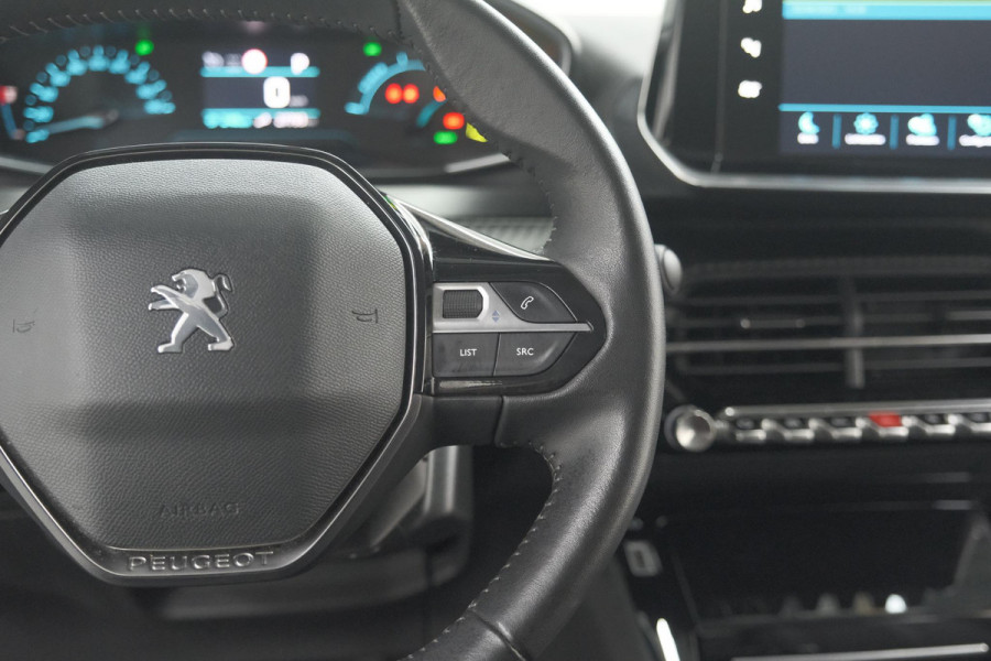 Peugeot e-2008 EV Allure 50 kWh | SOH=96.7 % | 3 Fase Laadfunctie | Camera | Navigatie | Parkeersensoren | Apple Carplay