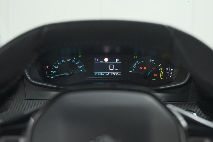 Peugeot e-2008 EV Allure 50 kWh | SOH=96.7 % | 3 Fase Laadfunctie | Camera | Navigatie | Parkeersensoren | Apple Carplay