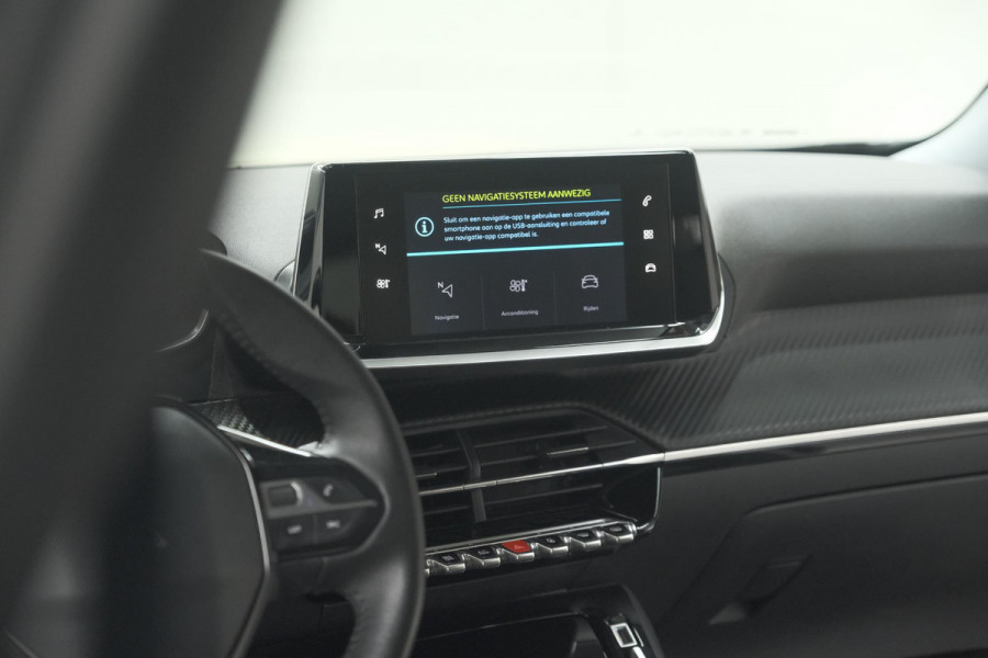 Peugeot e-2008 EV Allure 50 kWh | SOH=96.7 % | 3 Fase Laadfunctie | Camera | Navigatie | Parkeersensoren | Apple Carplay