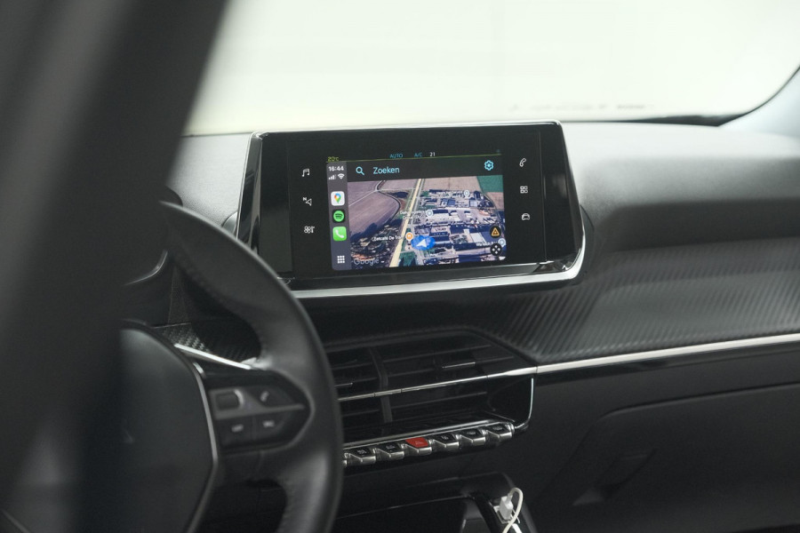 Peugeot e-2008 EV Allure 50 kWh | SOH=96.7 % | 3 Fase Laadfunctie | Camera | Navigatie | Parkeersensoren | Apple Carplay