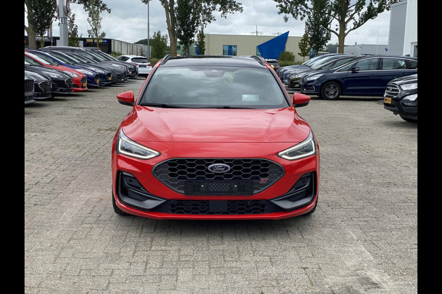Ford FOCUS Wagon 2.3 EcoBoost ST-X Automaat 280pk! | Panoramadak | Afneembare trekhaak | Winter Pack | Standkachel | AGR-stoelen | Bang&Olufsen | Elektrische achterklep | Head up Display | Matrix LED