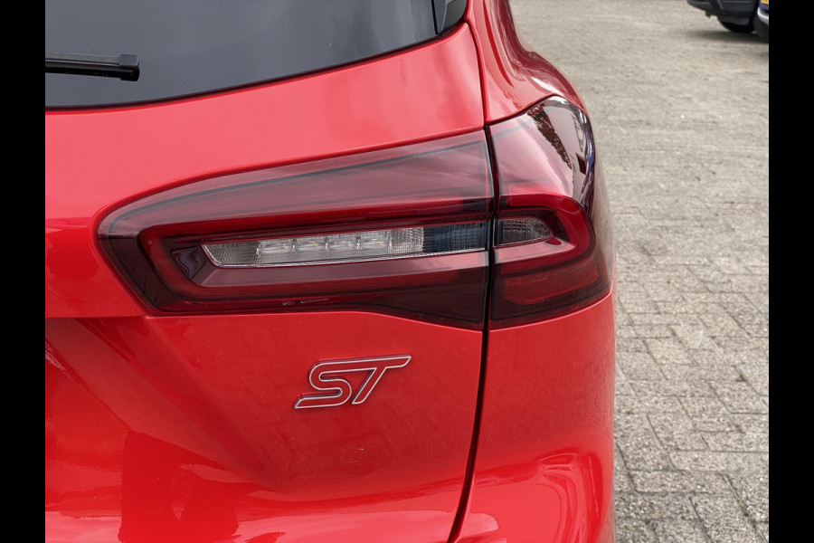 Ford FOCUS Wagon 2.3 EcoBoost ST-X Automaat 280pk! | Panoramadak | Afneembare trekhaak | Winter Pack | Standkachel | AGR-stoelen | Bang&Olufsen | Elektrische achterklep | Head up Display | Matrix LED