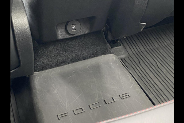 Ford FOCUS Wagon 2.3 EcoBoost ST-X Automaat 280pk! | Panoramadak | Afneembare trekhaak | Winter Pack | Standkachel | AGR-stoelen | Bang&Olufsen | Elektrische achterklep | Head up Display | Matrix LED