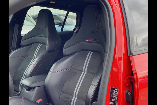 Ford FOCUS Wagon 2.3 EcoBoost ST-X Automaat 280pk! | Panoramadak | Afneembare trekhaak | Winter Pack | Standkachel | AGR-stoelen | Bang&Olufsen | Elektrische achterklep | Head up Display | Matrix LED