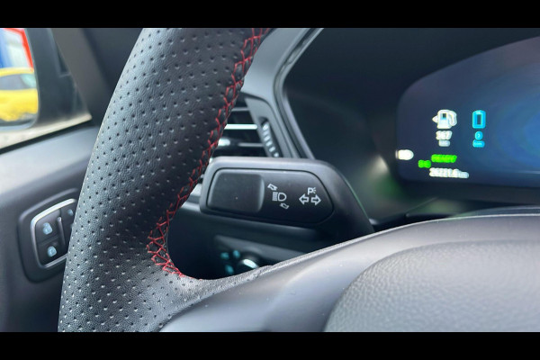 Ford Kuga 2.5 PHEV ST-Line X 243pk | Driver Assistance Pack | Panorama dak | Winterpack | Technology Pack | All Weatherbanden | 2.100kg Trekgewicht