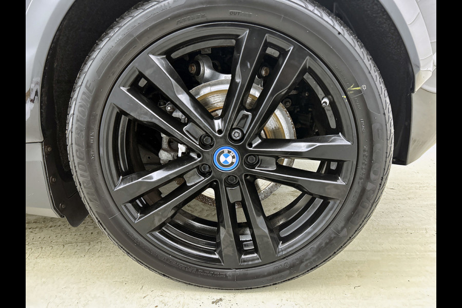 BMW i3 Basis 120Ah 42 kWh (NL-auto, 93% SoH, Navi Pro, Harman/Kardon, StoelV, Camera, Parkeersensoren, Etc)