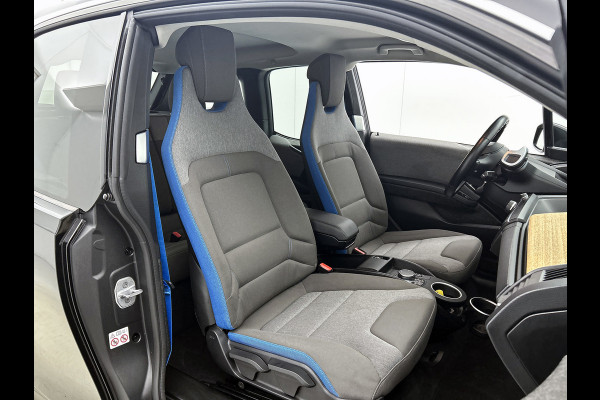 BMW i3 Basis 120Ah 42 kWh (NL-auto, 93% SoH, Navi Pro, Harman/Kardon, StoelV, Camera, Parkeersensoren, Etc)