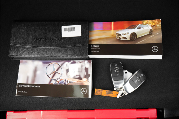 Mercedes-Benz A-Klasse 250 e Business Solution AMG Limited Pano Camera 19"