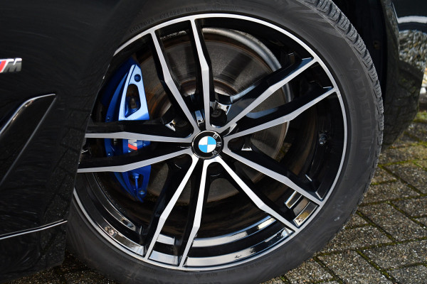 BMW 5 Serie Touring 530e 292pk M-Sport Pano ACC 360 HUD Laser 4wielbest Comf-stoel