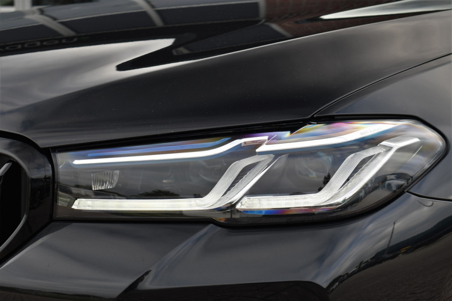 BMW 5 Serie Touring 530e 292pk M-Sport Pano ACC 360 HUD Laser 4wielbest Comf-stoel