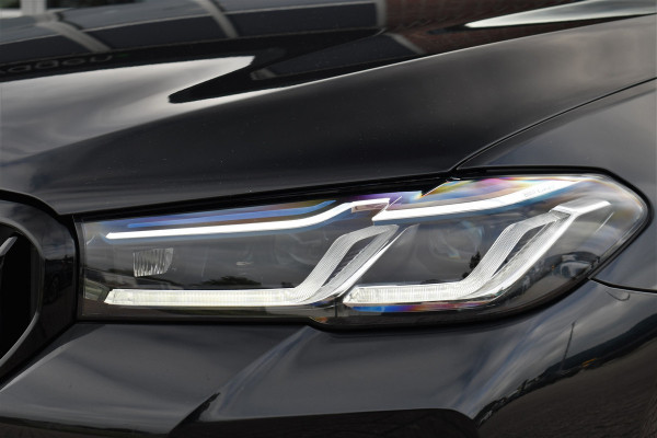 BMW 5 Serie Touring 530e 292pk M-Sport Pano ACC 360 HUD Laser 4wielbest Comf-stoel