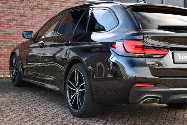 BMW 5 Serie Touring 530e 292pk M-Sport Pano ACC 360 HUD Laser 4wielbest Comf-stoel