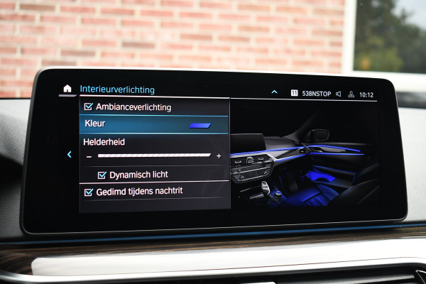 BMW 5 Serie Touring 530e 292pk M-Sport Pano ACC 360 HUD Laser 4wielbest Comf-stoel