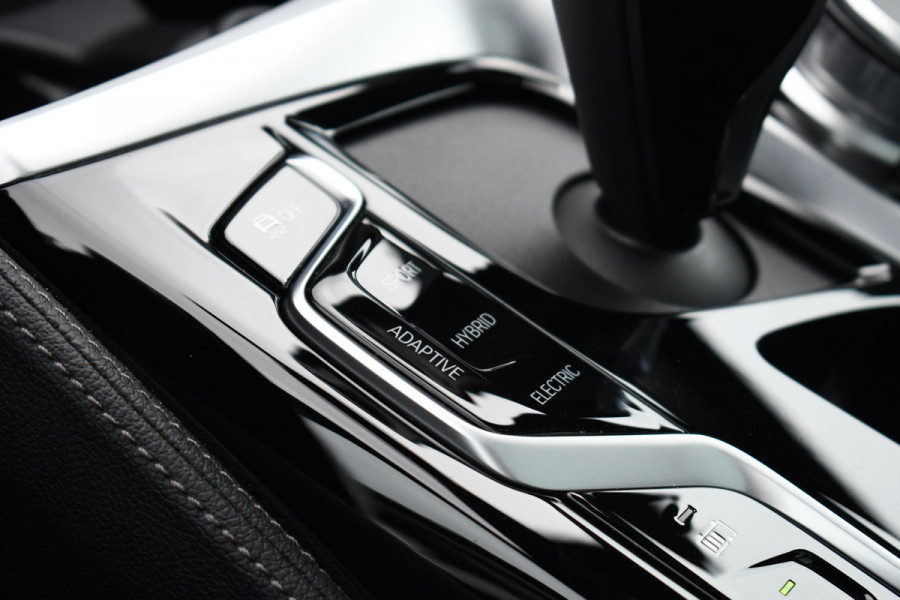 BMW 5 Serie Touring 530e 292pk M-Sport Pano ACC 360 HUD Laser 4wielbest Comf-stoel