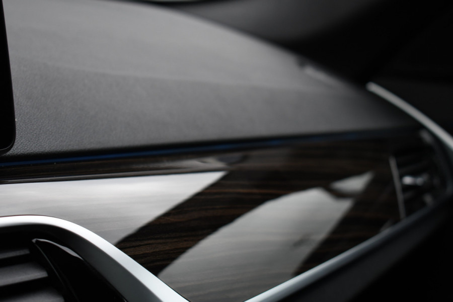 BMW 5 Serie Touring 530e 292pk M-Sport Pano ACC 360 HUD Laser 4wielbest Comf-stoel