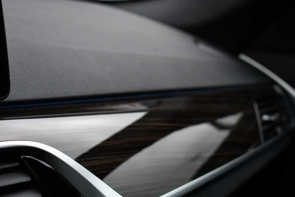 BMW 5 Serie Touring 530e 292pk M-Sport Pano ACC 360 HUD Laser 4wielbest Comf-stoel