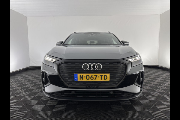 Audi Q4 e-tron 40 S-edition 77 kWh [ 3-Fase-11kW ] {SOH-89%} (INCL-BTW) *HEATPUMP | LEATHER-FABRIC | MATRIX-LED | ADAPTIVE-CRUISE | HEATED-SPORTSEATS | AMBIENTLIGHT | DIGI-COCKPIT | CAMERA | KEYLESS | DAB+ | NAVI-FULLMAP | TOWBAR | PRIVACYGLASS | 20"AL