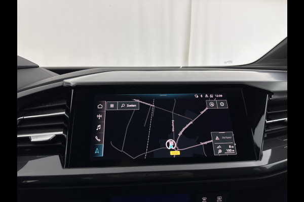 Audi Q4 e-tron 40 S-edition 77 kWh [ 3-Fase-11kW ] {SOH-89%} (INCL-BTW) *HEATPUMP | LEATHER-FABRIC | MATRIX-LED | ADAPTIVE-CRUISE | HEATED-SPORTSEATS | AMBIENTLIGHT | DIGI-COCKPIT | CAMERA | KEYLESS | DAB+ | NAVI-FULLMAP | TOWBAR | PRIVACYGLASS | 20"AL