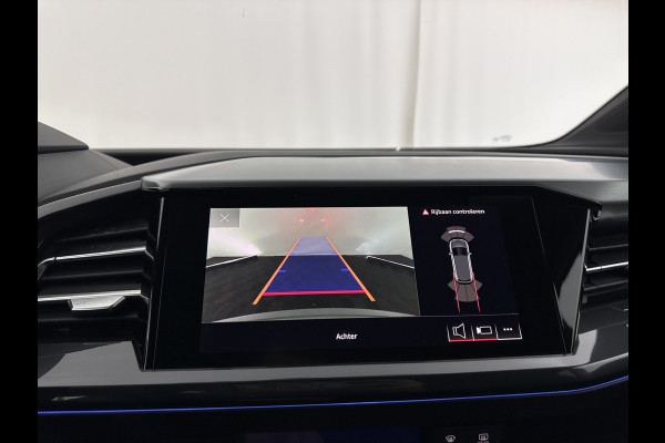 Audi Q4 e-tron 40 S-edition 77 kWh [ 3-Fase-11kW ] {SOH-89%} (INCL-BTW) *HEATPUMP | LEATHER-FABRIC | MATRIX-LED | ADAPTIVE-CRUISE | HEATED-SPORTSEATS | AMBIENTLIGHT | DIGI-COCKPIT | CAMERA | KEYLESS | DAB+ | NAVI-FULLMAP | TOWBAR | PRIVACYGLASS | 20"AL
