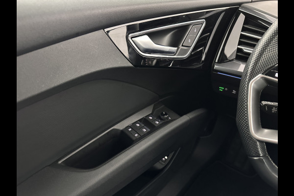 Audi Q4 e-tron 40 S-edition 77 kWh [ 3-Fase-11kW ] {SOH-89%} (INCL-BTW) *HEATPUMP | LEATHER-FABRIC | MATRIX-LED | ADAPTIVE-CRUISE | HEATED-SPORTSEATS | AMBIENTLIGHT | DIGI-COCKPIT | CAMERA | KEYLESS | DAB+ | NAVI-FULLMAP | TOWBAR | PRIVACYGLASS | 20"AL