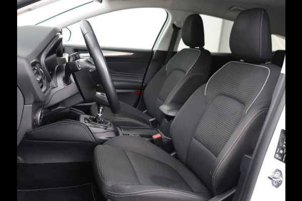 Ford Focus 1.0 EcoBoost Hybrid Titanium X | Stoelverwarming | Camera | Carplay | Digital Cockpit | Stuurverwarming | Keyless | Full LED | Parkeerhulp | Climate control | Cruise control