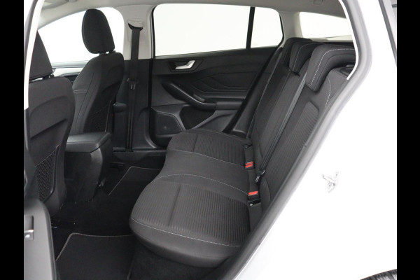 Ford Focus 1.0 EcoBoost Hybrid Titanium X | Stoelverwarming | Camera | Carplay | Digital Cockpit | Stuurverwarming | Keyless | Full LED | Parkeerhulp | Climate control | Cruise control