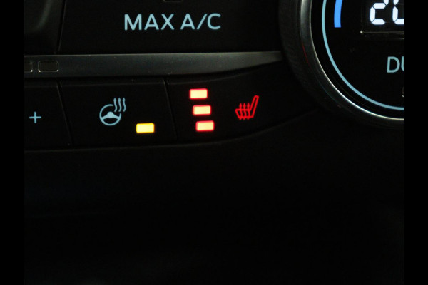 Ford Focus 1.0 EcoBoost Hybrid Titanium X | Stoelverwarming | Camera | Carplay | Digital Cockpit | Stuurverwarming | Keyless | Full LED | Parkeerhulp | Climate control | Cruise control