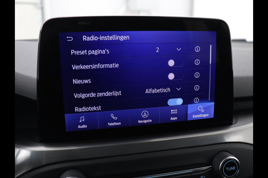 Ford Focus 1.0 EcoBoost Hybrid Titanium X | Stoelverwarming | Camera | Carplay | Digital Cockpit | Stuurverwarming | Keyless | Full LED | Parkeerhulp | Climate control | Cruise control