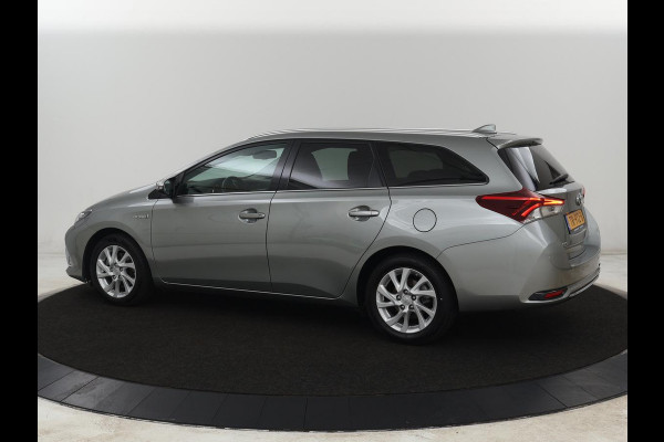 Toyota Auris 1.8 Hybrid Executive | Stoelverwarming | Half leder | Navigatie | Keyless | Climate control | Cruise control | Parkeerhulp