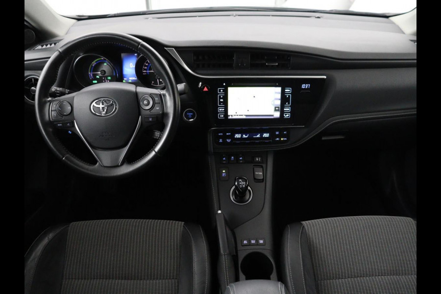 Toyota Auris 1.8 Hybrid Executive | Stoelverwarming | Half leder | Navigatie | Keyless | Climate control | Cruise control | Parkeerhulp