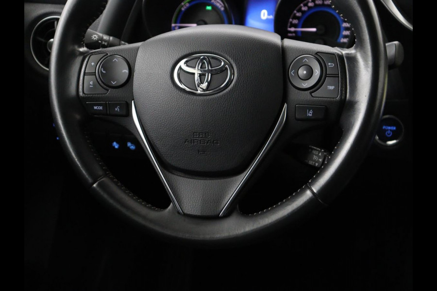 Toyota Auris 1.8 Hybrid Executive | Stoelverwarming | Half leder | Navigatie | Keyless | Climate control | Cruise control | Parkeerhulp