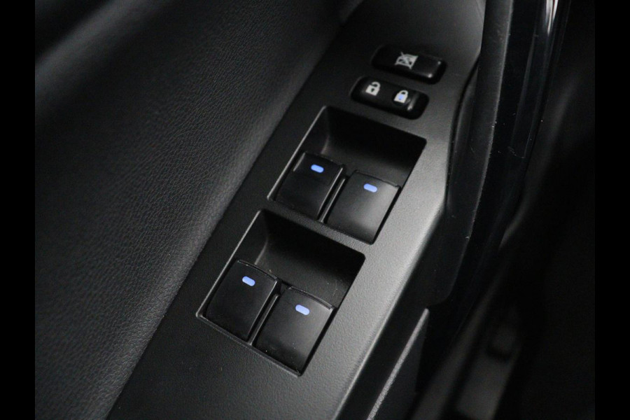 Toyota Auris 1.8 Hybrid Executive | Stoelverwarming | Half leder | Navigatie | Keyless | Climate control | Cruise control | Parkeerhulp