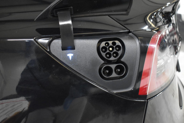 Tesla Model 3 Standard RWD Plus 60 kWh / Leder / AutoPilot 3 / Self Driving / APK /