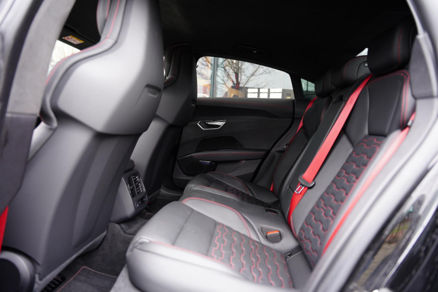 Audi e-tron GT RS Audi e-tron GT RS Carbon B&O Head Up