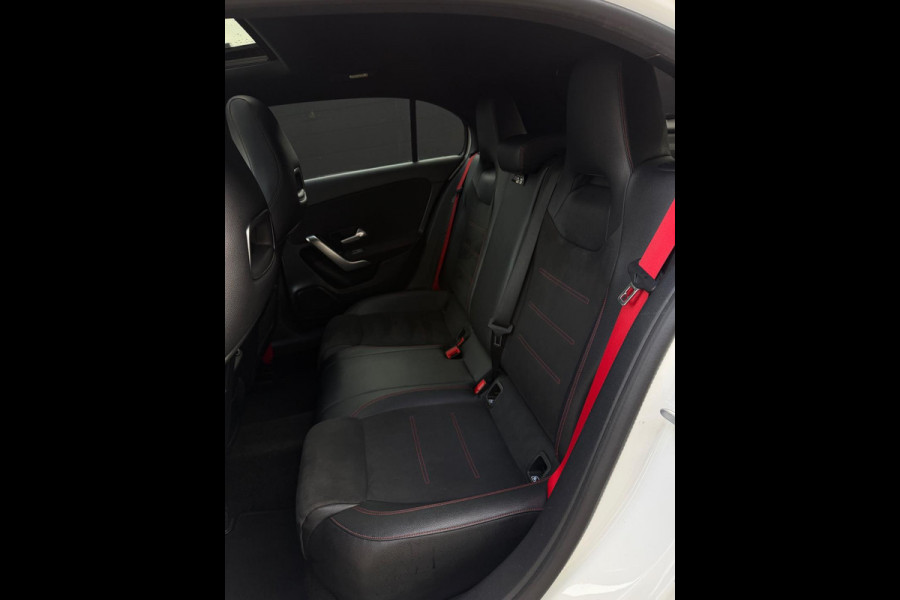 Mercedes-Benz A-Klasse 200 AMG Pakket Panorama CarPlay