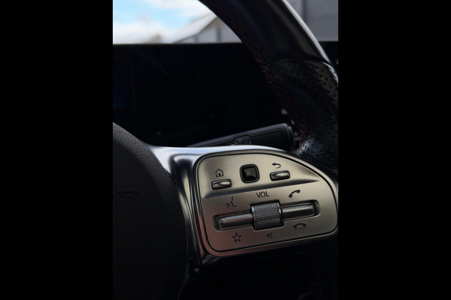 Mercedes-Benz A-Klasse 200 AMG Pakket Panorama CarPlay