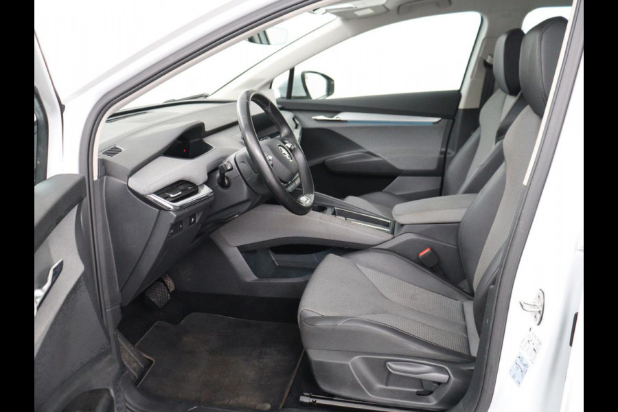 Škoda ENYAQ iV 60 | SOH 92% | Trekhaak | Half leder | Sfeerverlichting | Carplay | Navigatie | 19'' | Cruise control | Parkeerhulp | Full LED