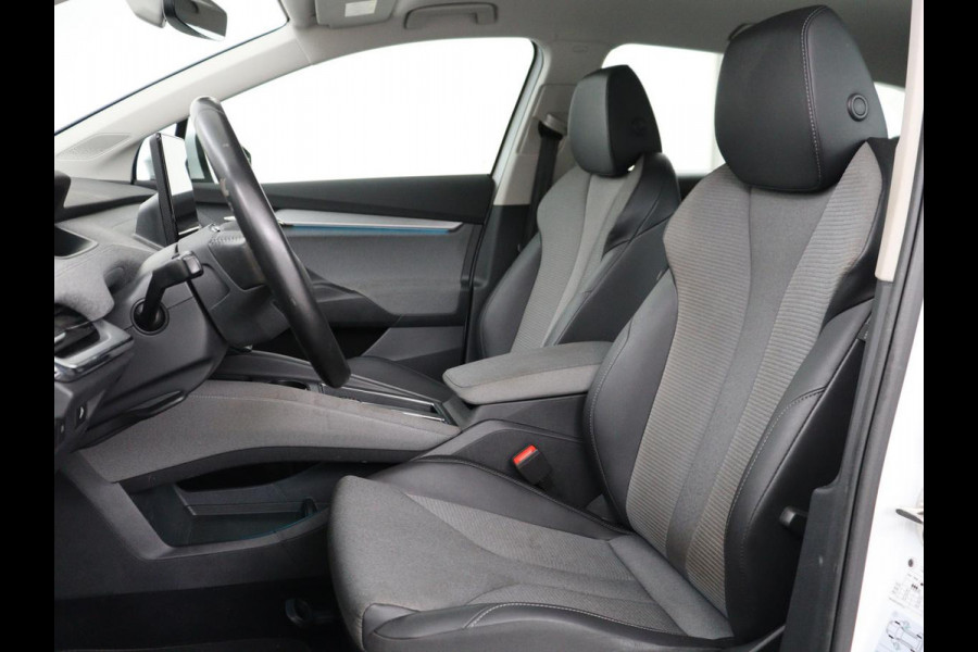 Škoda ENYAQ iV 60 | SOH 92% | Trekhaak | Half leder | Sfeerverlichting | Carplay | Navigatie | 19'' | Cruise control | Parkeerhulp | Full LED