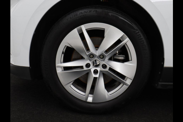 Škoda ENYAQ iV 60 | SOH 92% | Trekhaak | Half leder | Sfeerverlichting | Carplay | Navigatie | 19'' | Cruise control | Parkeerhulp | Full LED