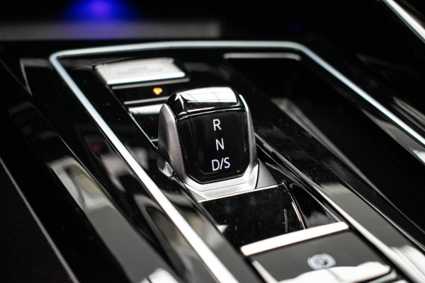 Volkswagen Golf 1.5 eTSI R-Line Business |3x R-Line|Pano|Ambient|VOLL|